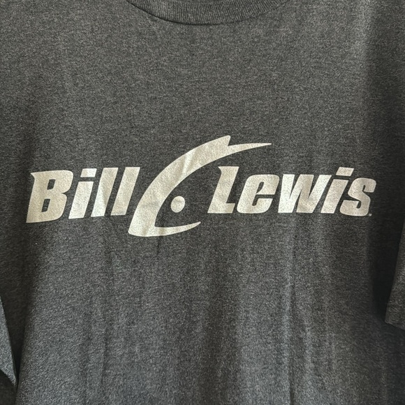 Men’s BILL LEWIS tee ✨$5 items B1G1 FREE!✨ - Picture 2 of 4